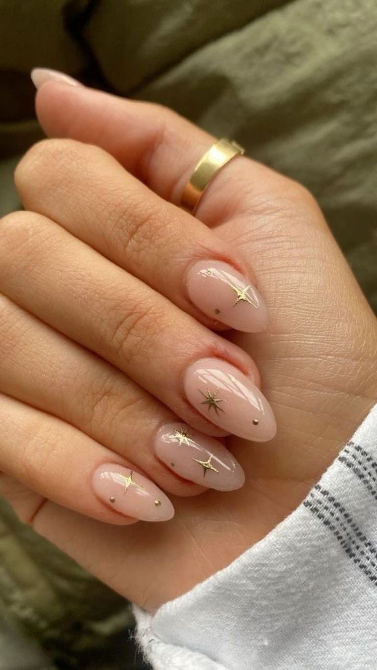 Diseños de uñas nude para la manicura