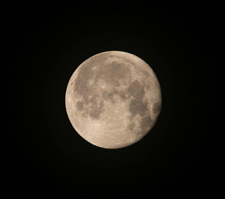 Cortes de cabello por el calendario lunar 2025 de enero