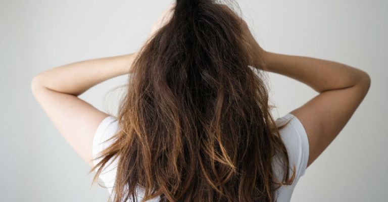 cómo eliminar el frizz de forma natural