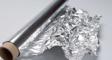 ¿De qué lado se coloca el papel aluminio?