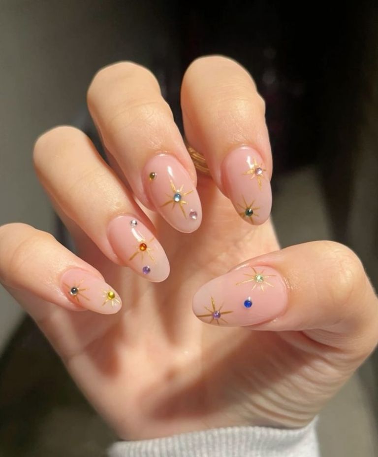 Uñas de piscis en la manicura