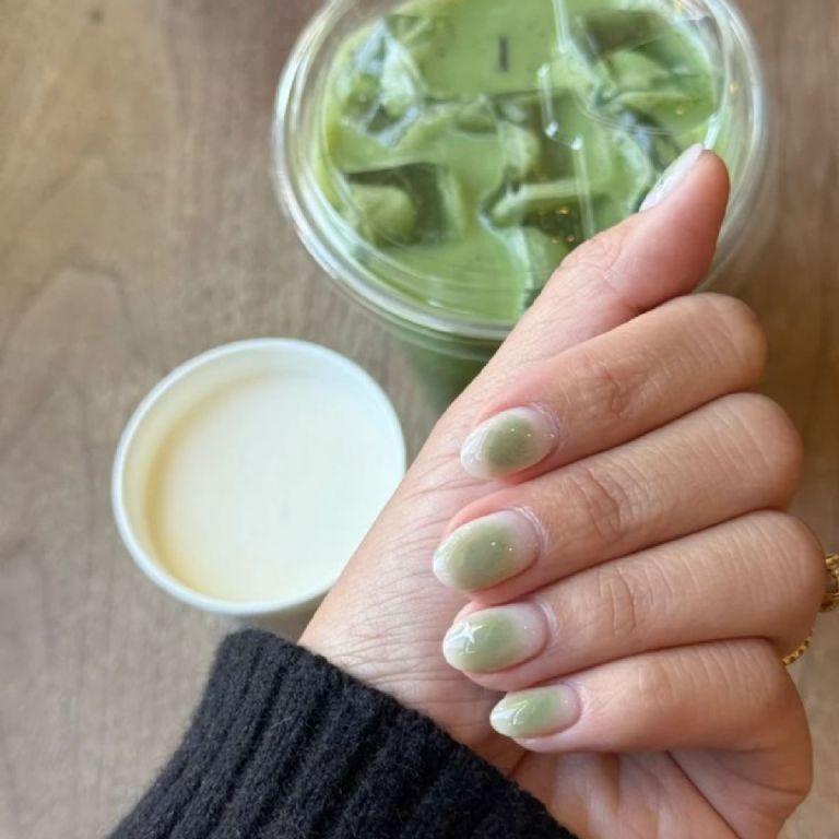 manicura inspirada en el matcha