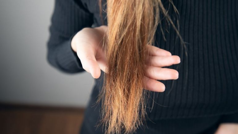 por qué se hacen puntas abiertas en el cabello 