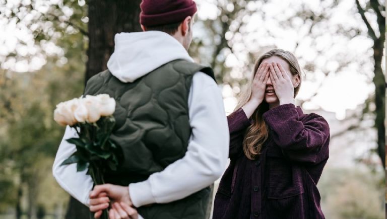 El significado de que tu novio no te de flores