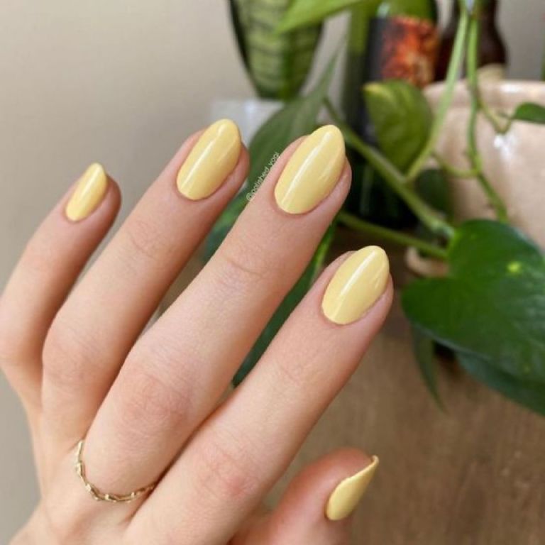 manicura en tendencia para primavera 2025