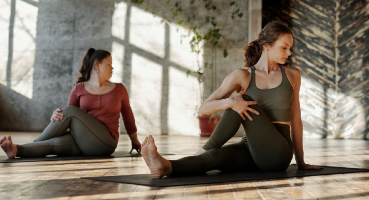 Practicar yoga todos los días te hace más inteligente, según estudio