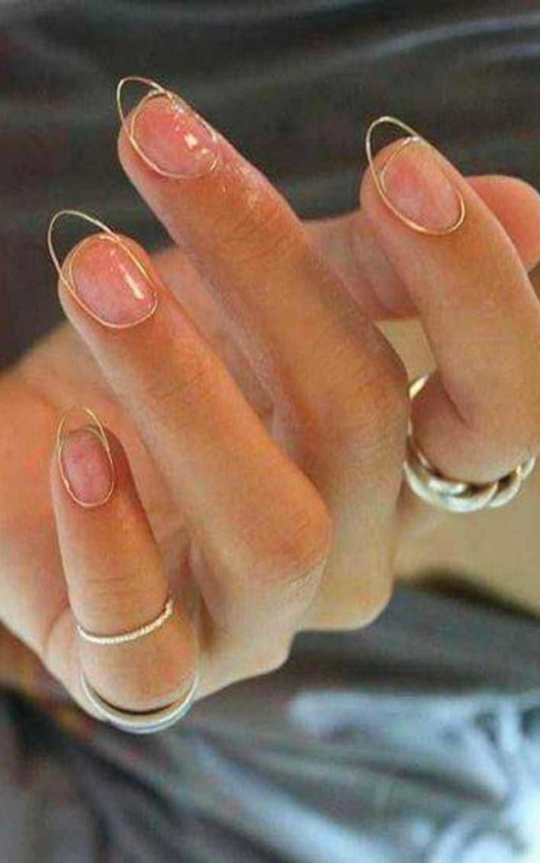 Ideas de manicura con diseños de uñas transparentes