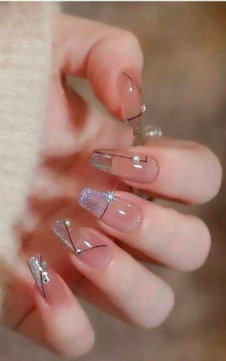 Ideas de manicura con diseños de uñas transparentes