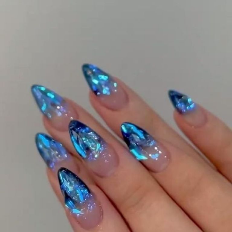 Bonitos diseños de uñas para una manicura 