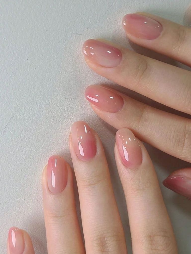 Manicura de uñas coreanas