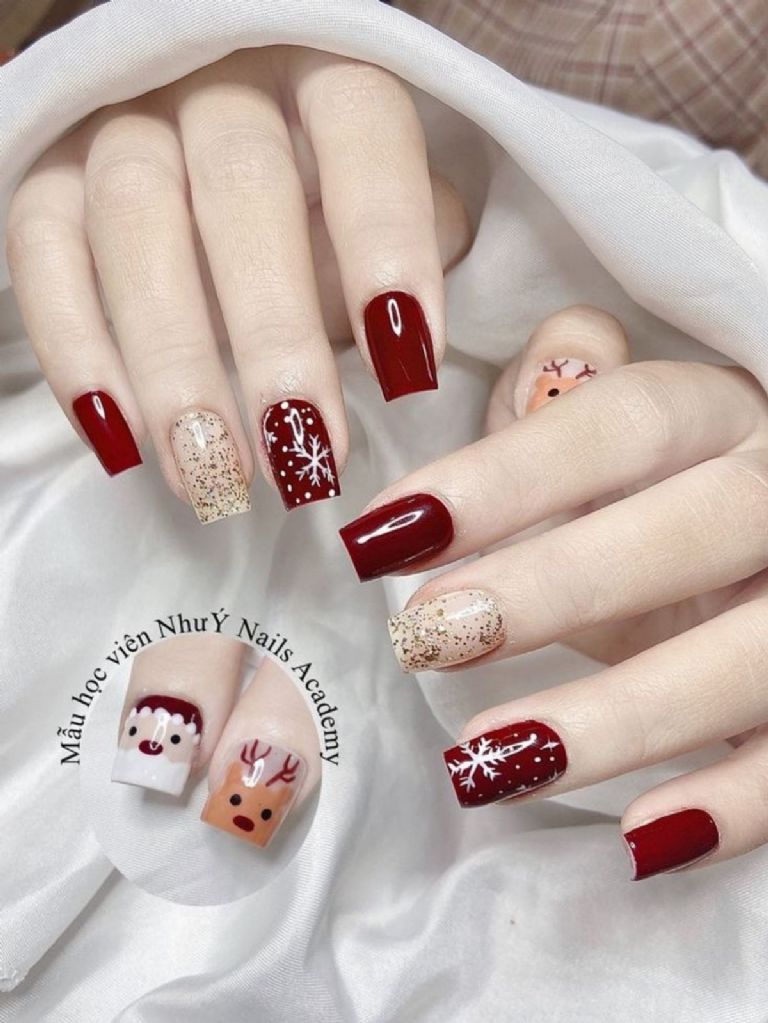 Diseños elegantes de uñas navideñas