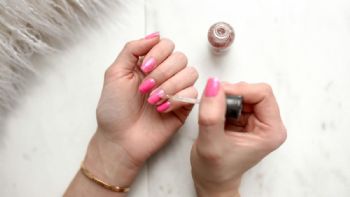 Diseños de uñas para la temporada otoño-invierno 2024: los tonos y acabados más bonitos