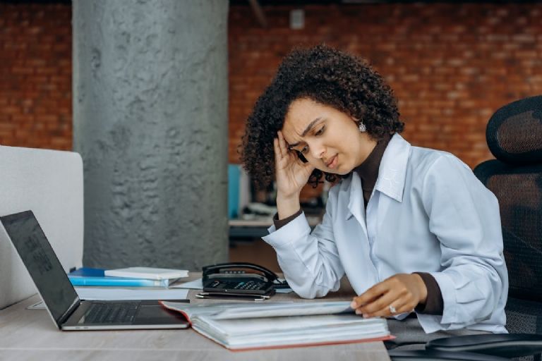 ¿Cómo puedo reducir el estres para mejorar la cara de cortisol?