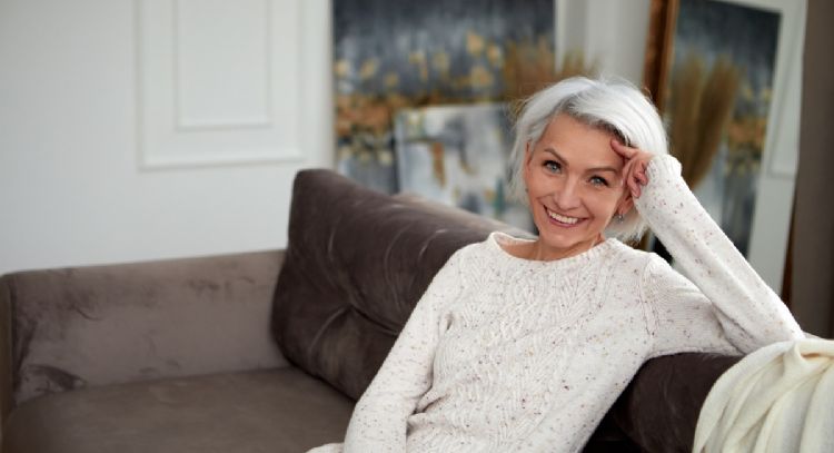 Consejos de expertos para que las canas se vean bonitas