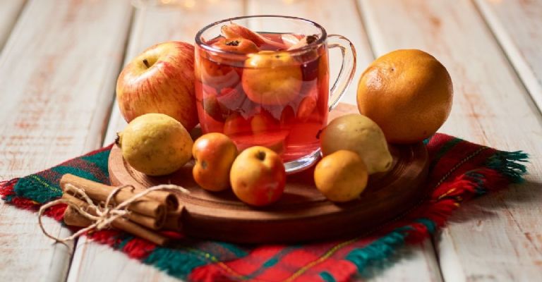 qué frutas se usan para hacer ponche