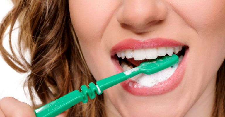 cómo cepillarte correctamente los dientes