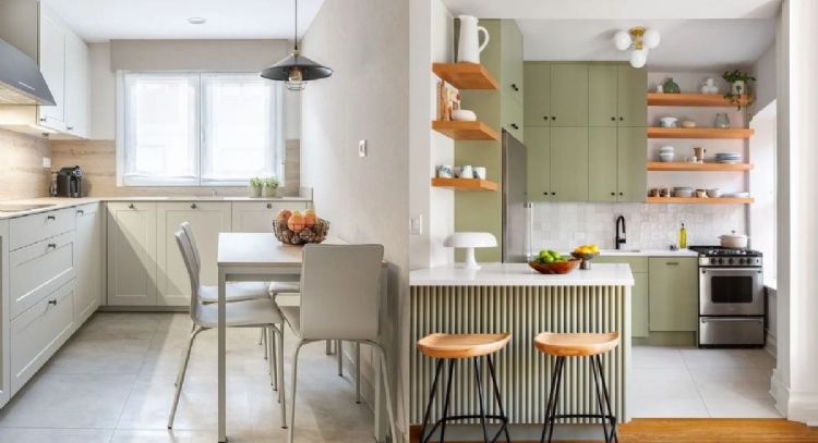 Los 3 colores ideales para pintar una cocina pequeña en 2025