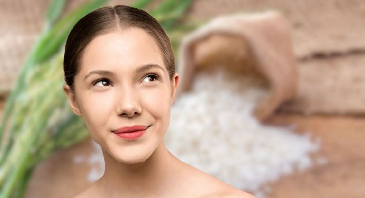 ¿Cómo hacer mascarilla de arroz para tener piel de porcelana?