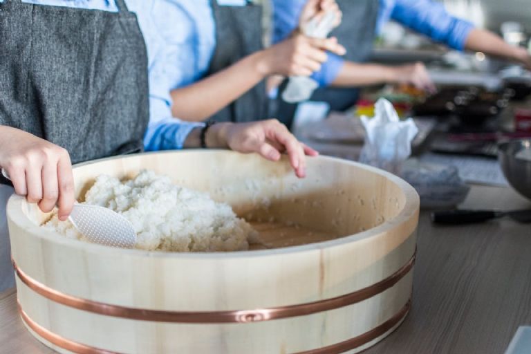 ¿Cómo hacer la mascarilla de arroz para tener una piel de porcelana?