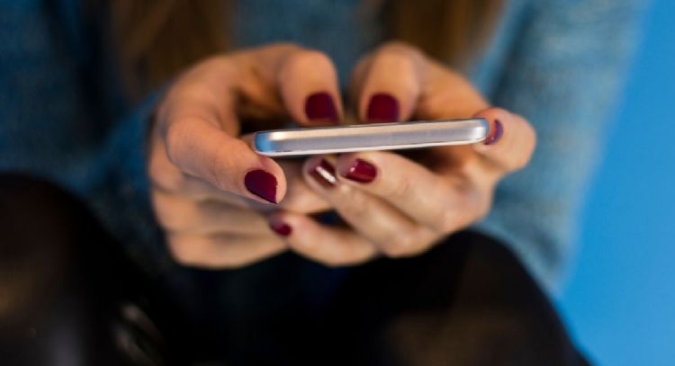 ¿Qué significa dejar tu celular en silencio, según la psicología?