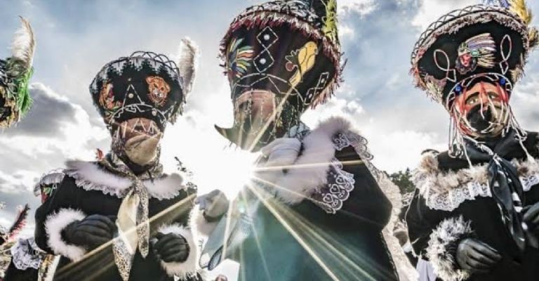 Chinelos en el Carnaval de Tepoztlán