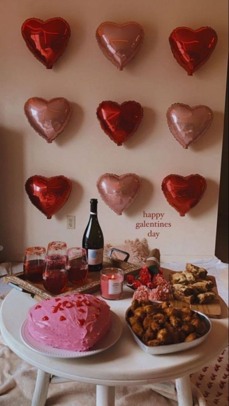 Corazones para decorar paredes hechos con globos