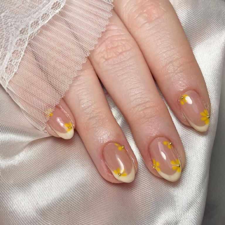 Qué significa pintarse las uñas de amarillo