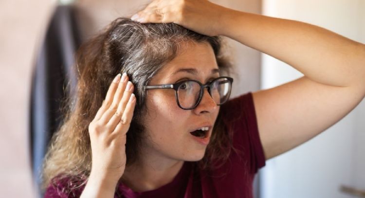 Si ya aceptaste tus canas, así puedes iniciar tu transición para lucirlas en todo tu cabello