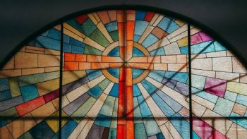 Santoral de hoy 2 de mayo: qué santos se festejan y oración del día