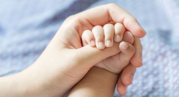 ¿Cómo cortarle las uñas a un bebé sin lastimarlo?