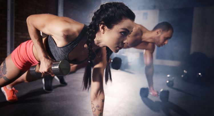 Método 3-2-1, la forma de ejercitarse en el gym para ganar fuerza y resistencia