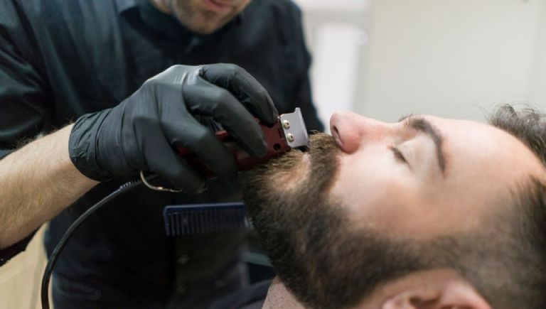 que pasa cuando te cortas el bigote con tijeras