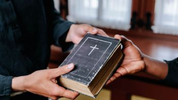 Evangelio de hoy 3 de mayo: salmos y lecturas del día
