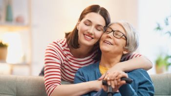 Frases para el 10 de mayo: mensajes bonitos y cortos para felicitar a mamá