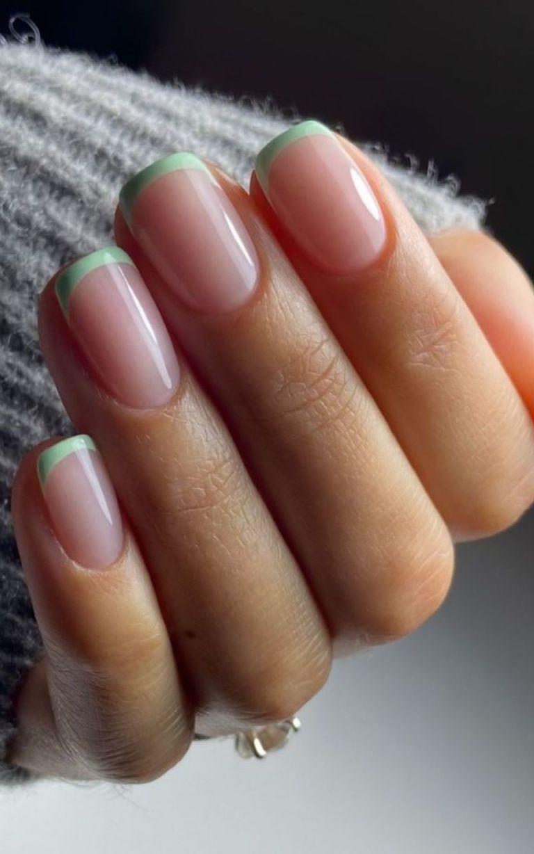 Manicura french en color verde limón